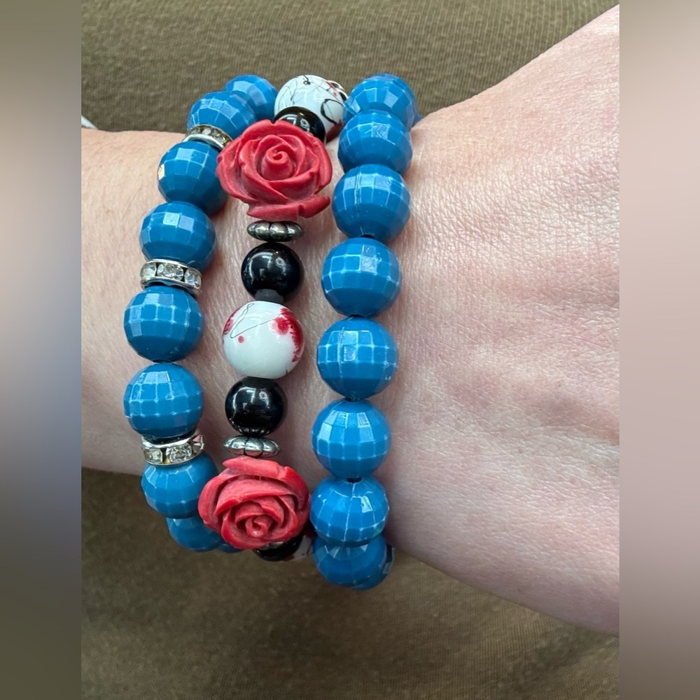 0101. Blue and Red Beaded Bracelet Set